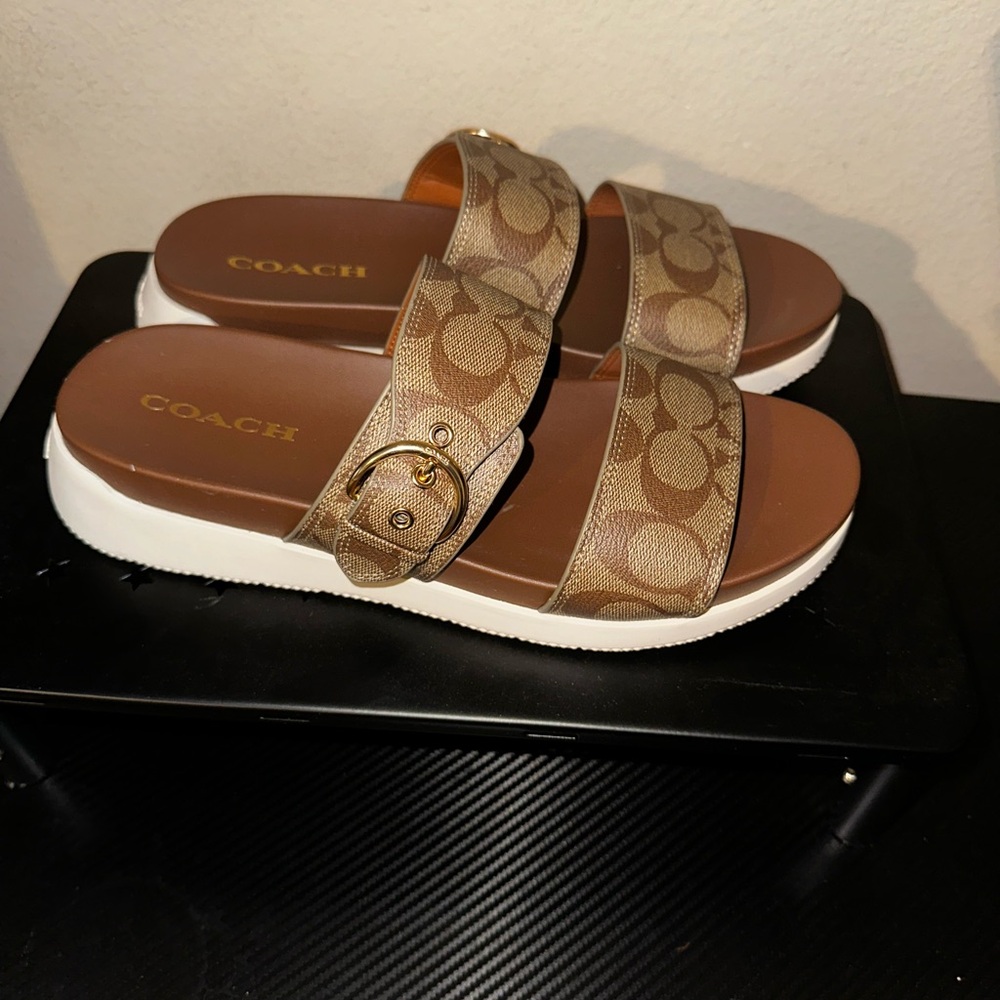 Coach Authentic Gwen sandals